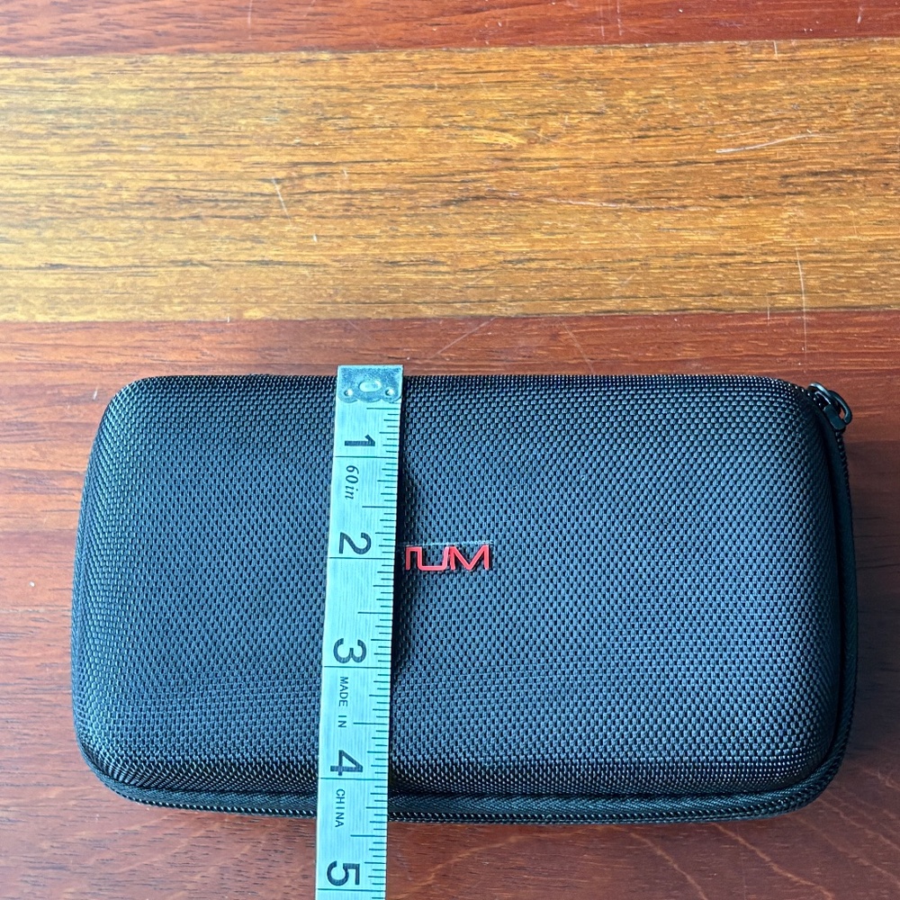 2 Tumi for Delta Airlines Amenity Travel Kits - Unisex - Picture 5 of 13